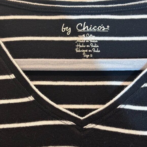 Women's Striped V-Neck Tee Size 2 Chico's Black & White - Picture 3 of 4